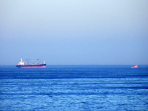 MV MASTER DAVIDOV remolcado por CHARUCA SILVEIRA